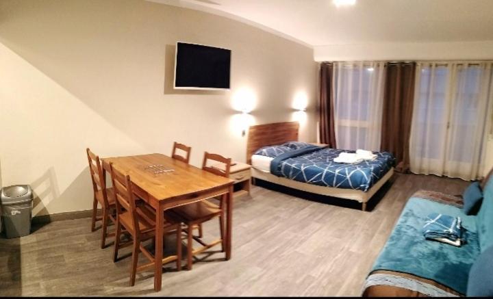 Appartements Boulevard des Pyrénées Pau Exterior foto